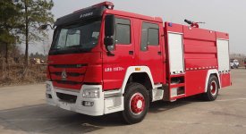 豪沃8吨泡沫消防车